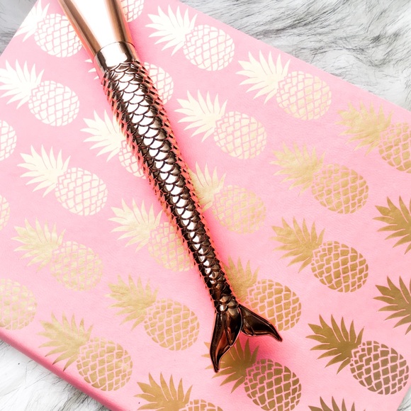 the long mermaid tail makeup brush - Picture 3 of 4